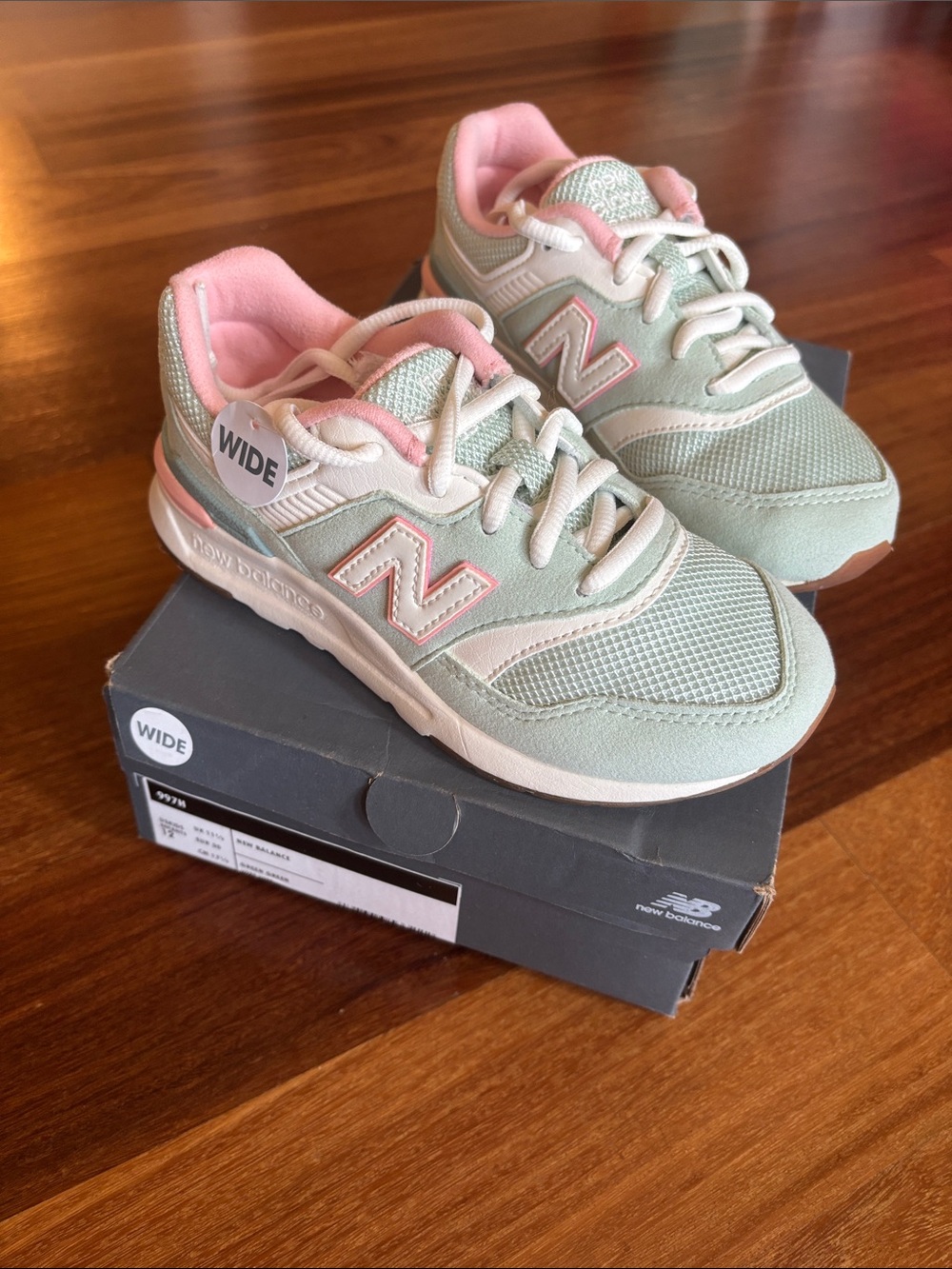 NWT New Balance sneakers